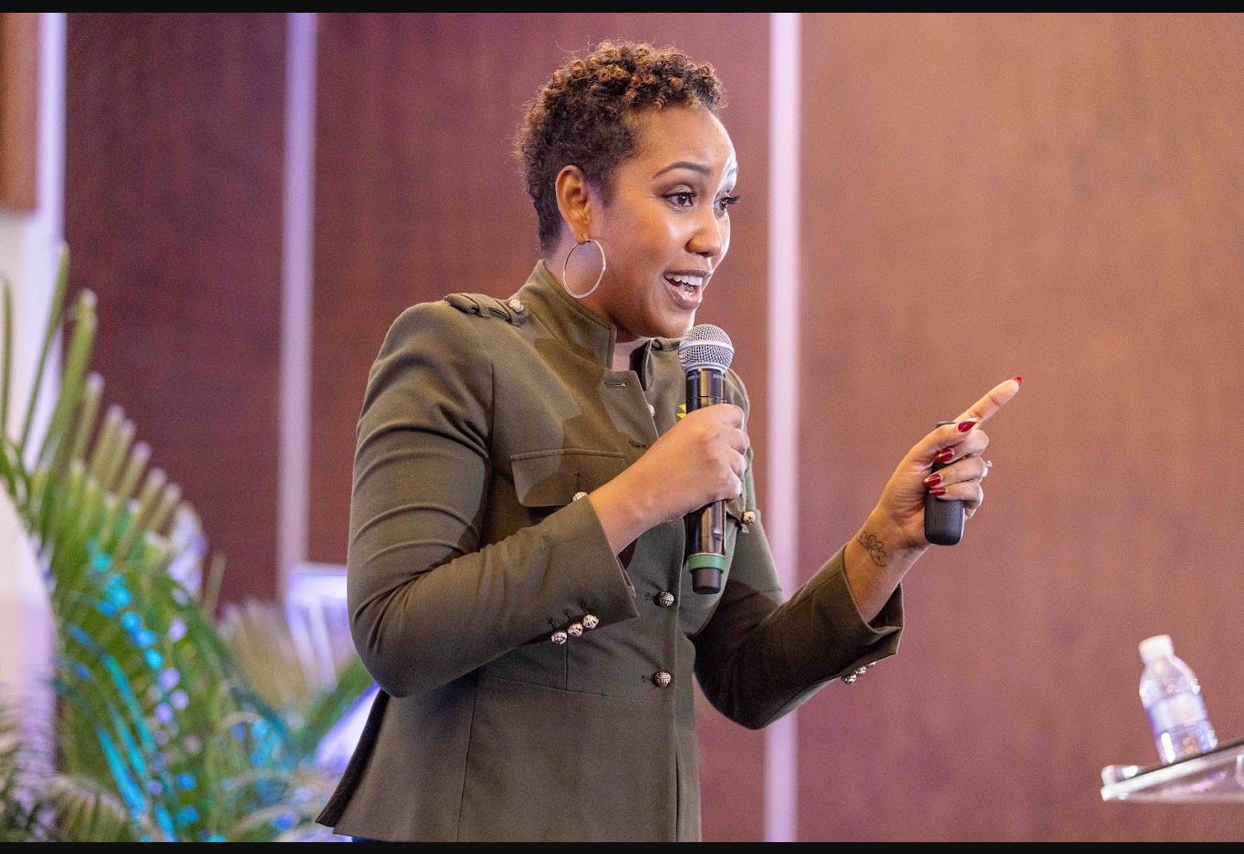 Kalilah Enriquez Reynolds presenting to a business audience